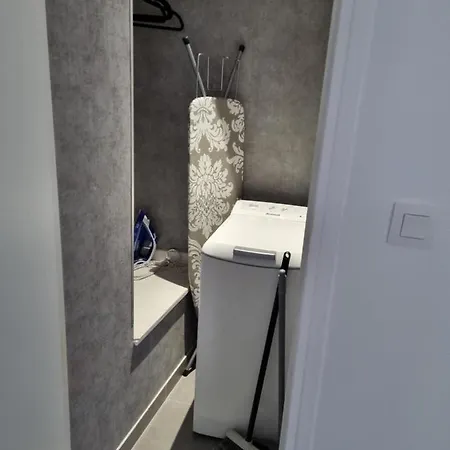 Studio De 23 M² Au Centre De Montfort L'amaury * Mere