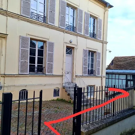 Studio De 23 M² Au Centre De Montfort L'amaury Apartment Mere