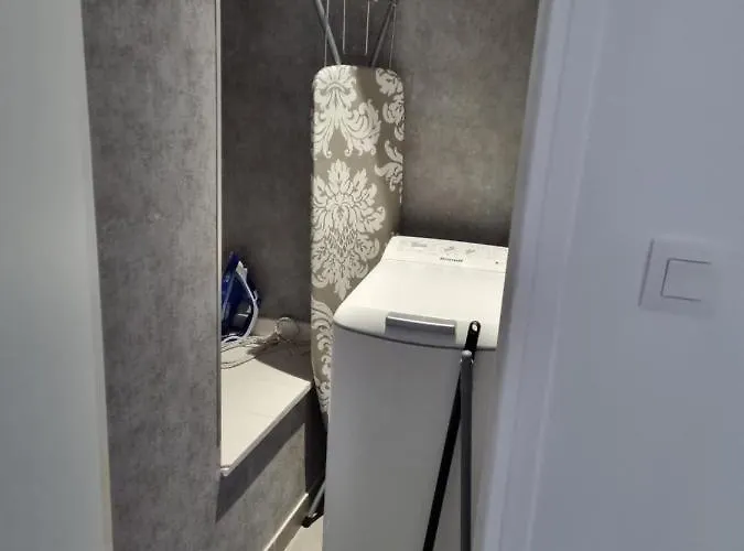 Studio De 23 M² Au Centre De Montfort L'amaury * Mere
