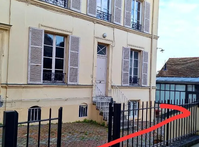 Studio De 23 M² Au Centre De Montfort L'amaury Apartment Mere